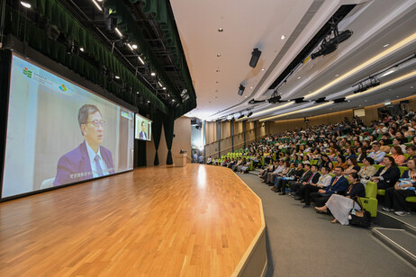 Professor John Lee Chi-Kin, President of EdUHK, delivers the opening remarks