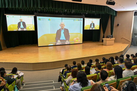 Professor Bruce Macfarlane, Dean of Faculty of Education and Human Development at EdUHK, delivers a welcome speech