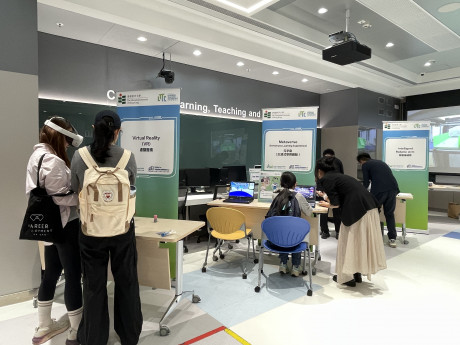 教学科技中心职员演示教学科技的创新应用