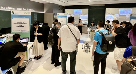 师生积极参与体验教学科技应用演示案例