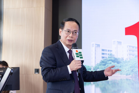 华南师范大学党委书记王恒胤先生作主题演讲