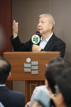 教大人工智能及數碼能力教育中心總監江紹祥教授表示，期望透過是次研究掌握教育現場的應用情況，並設計符合學校實際需求的教師專業發展課程
