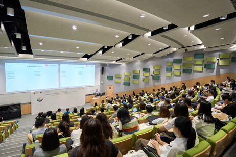 研討會共吸引超過300人報名出席，包括來自本地及海外的專家、學者、心理學家、前線工作者及家長