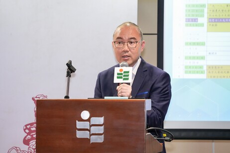 大角嘴天主教小學潘偉強副校長發表演講