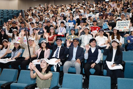 360-degree selfie with all students