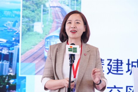香港鐵路有限公司行政總裁楊美珍女士，從企業管理角度探討女性領袖如何帶領社會持續發展