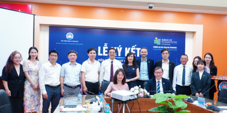 Group photo with the National Academy of Educational Management