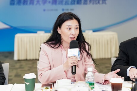 Ms Shi Mei, Vice President of Tencent Cloud, Head of Tencent Education, delivers welcome remarks
