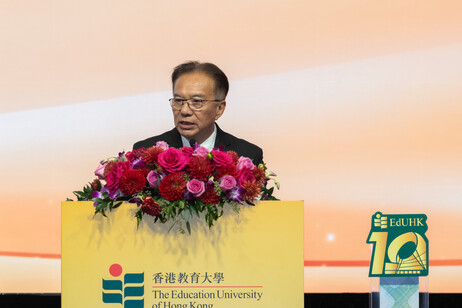 Dr David Wong Yau-kar, EdUHK Council Chairman delivers a speech