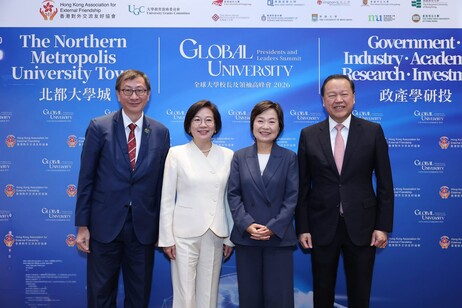 Professor John Lee Chi‑Kin, President of EdUHK (left), in a group photo with Professor the Hon Priscilla Leung Mei-fun, Member of the Legislative Council of Hong Kong (second from left); Dr Choi Yuk-lin, Secretary for Education (second from right) 