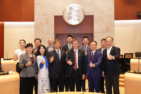 EdUHK, HKUST and ECNU formally sign a new Memorandum of Understanding under the Tripartite AI and Education Futures Alliance