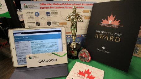 GMoodle: Online Evidence-based Assessment System for Student Group Activities