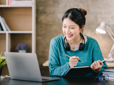 自下而上的評估改革：以學生為中心的評估驅動學習（SCADL）平台 