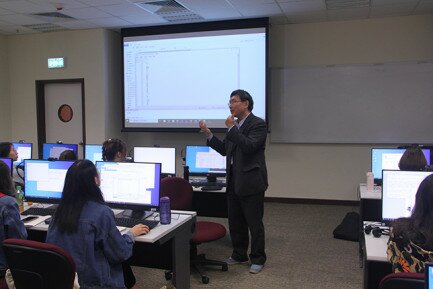 Staff and students got hands-on experience using corpus tools in the workshop.