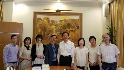 The Teaching Chinese as a Second Language Group of CRCLE visited universities in Vietnam.