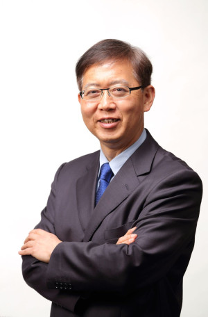 Professor Si Chung Mou
