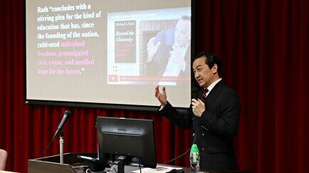 Professor Stephen Chu, Professor of School of Modern Languages and Cultures and Director of the Hong Kong Studies Programme of HKU, delivered the keynote speech.