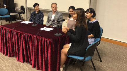 The roundtable discussion group: Ms Sylvia Chan, Dr Tim Taylor, Ms Fiona Yung, Ms Zoe Chan, and Ms Koci Xu (From left to right).