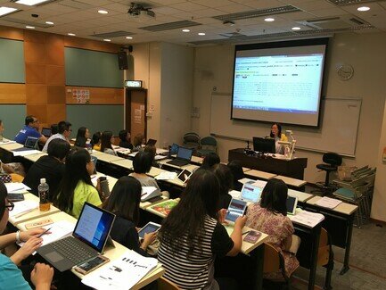 Dr Angel Ma started this series of workshops by her talk on ‘FUN with Words: Experiencing Corpus-based Vocabulary Teaching and Learning’ on 13 October 2017.