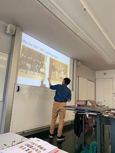 Giving a presentation about the history of Hong Kong at the University of Teacher Education Zug.