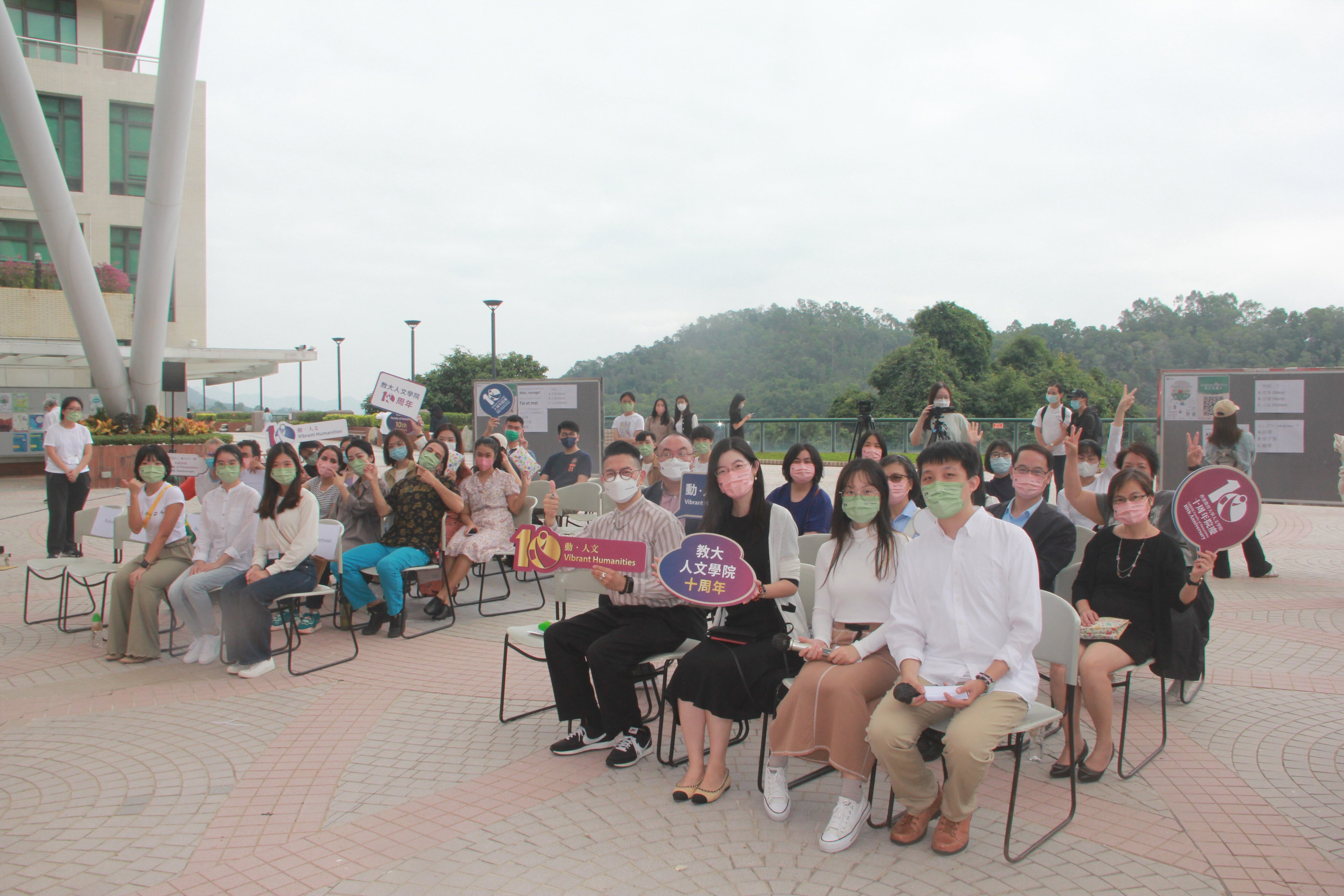 Group photo of the guests 