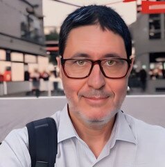 Engagement of Visiting Professor Pascual Pérez-Paredes in LML 