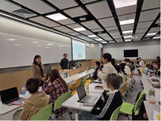 Visiting Scholar Prof Duan Jiangli Shares Expertise on Ming-Qing Literature