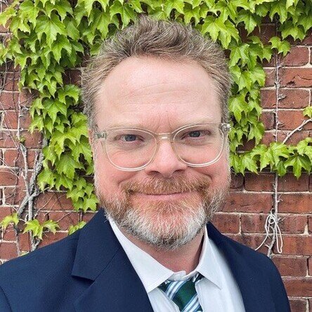 Dr Matthew D. Thibeault