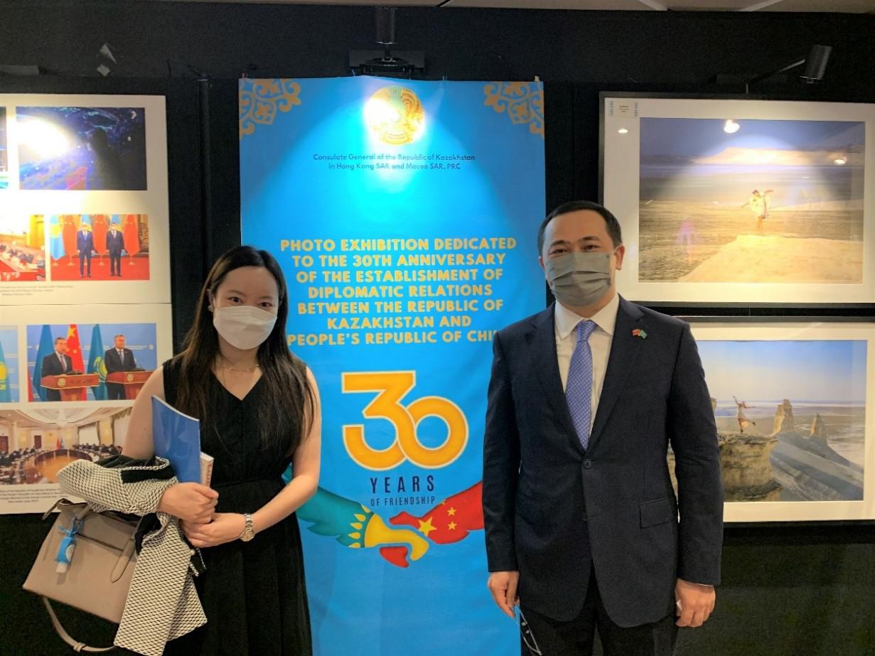 GAO attended opening ceremony of exhibition by Consulate General of Kazakhstan