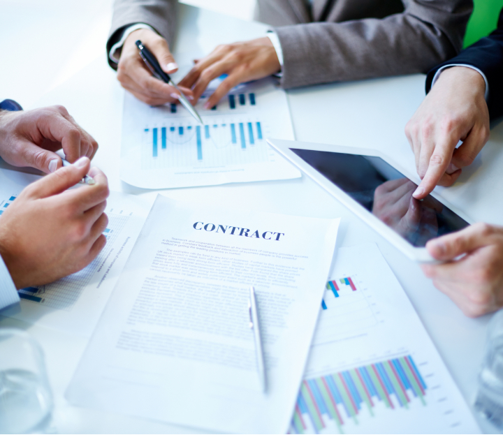 close-up-hands-businesspeople-work