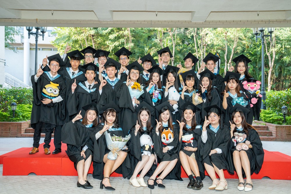 2022_grad_photo2a